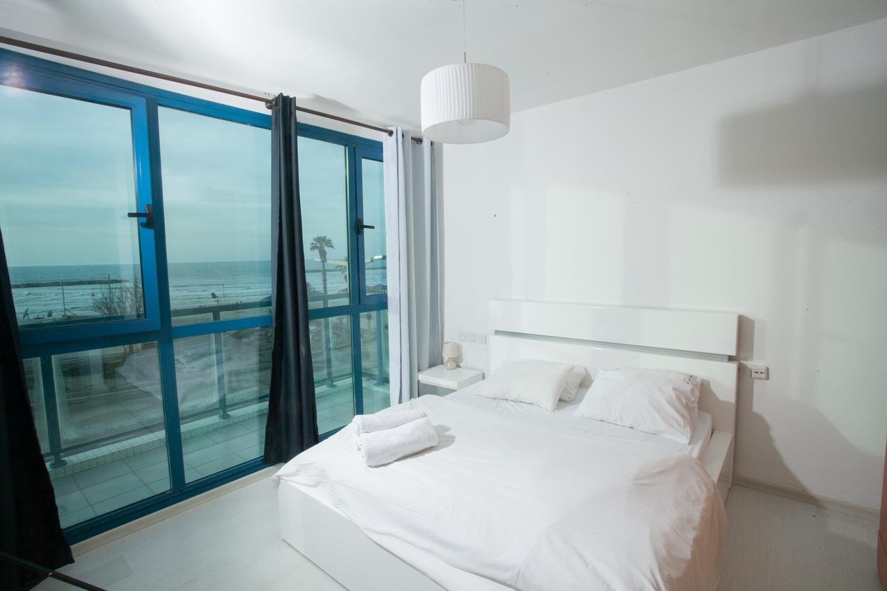 M Sea Suites - By The Beach Tel Aviv Exterior photo